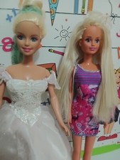 Barbie Puppe und Hasbro Puppe, Spielzeug, Sam...