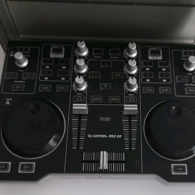 Hercules DJ Control MP3 e2 2-Deck DJ-Controller Crossfader Schwarz/Silber