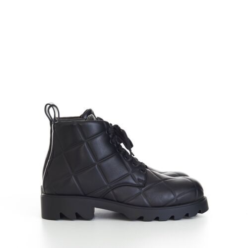 Bottega Veneta AirPods Case with Strap Intrecciato Black NEW Bottega Veneta AirPods Case with Strap Intrecciato Black NEW