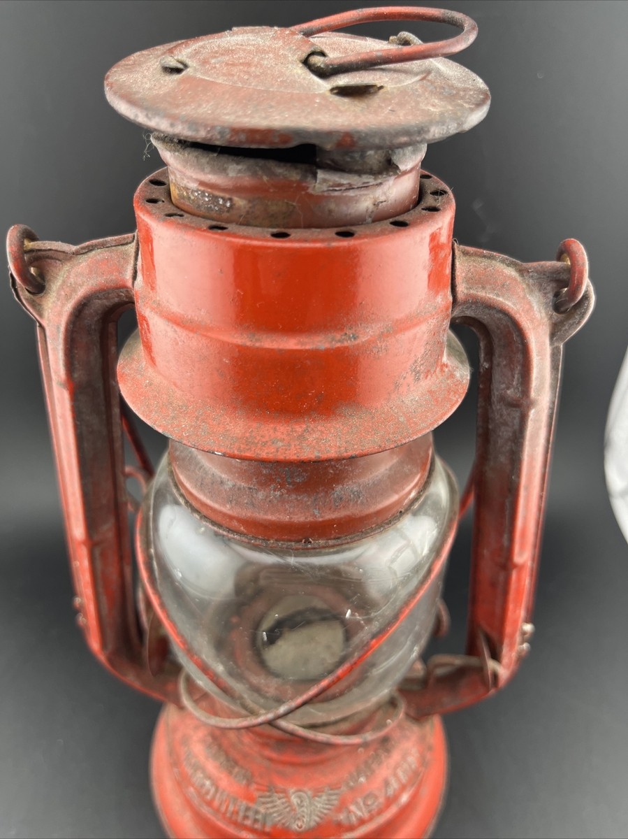 Vintage Winged Wheel No. 400 Kerosene Lantern - Made in Vintage Winged Wheel No. 400 Kerosene Lantern - Made in