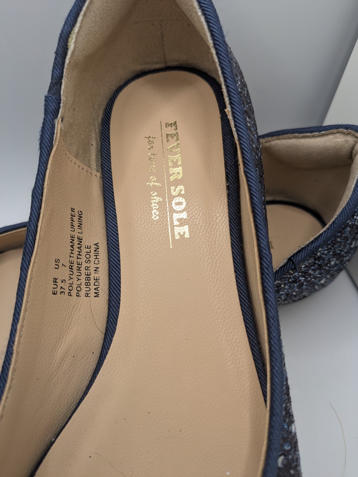 SAOLA Pantofole scintillanti da donna Ever Sole Us taglia 7. Usato