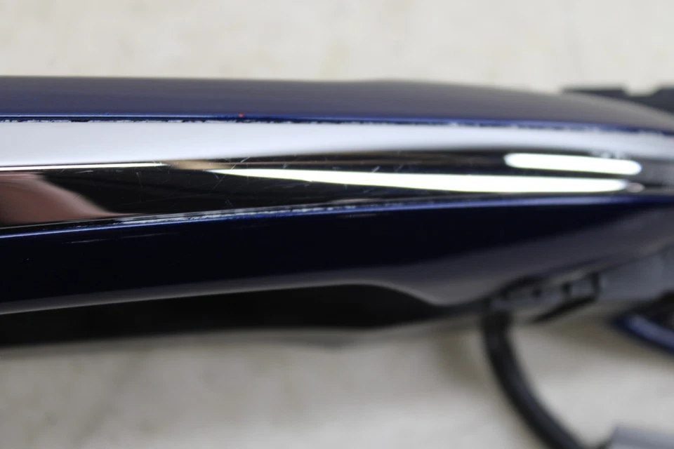 Manija de puerta exterior derecha Infiniti Q60 2017-2022 OEM MY24 Foto 3 de 4