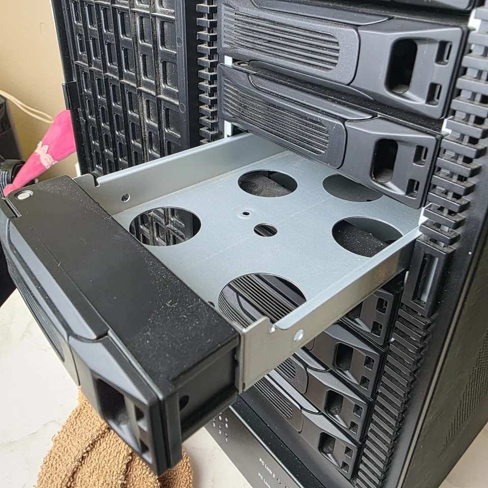 sans digital tower raid TR8M+ hard drive enclosure - Image 2 of 4