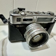 Yashica 35 Rangefinder 35mm Film Camera w/ YASHINON 45mm f/2.8 W Case B5