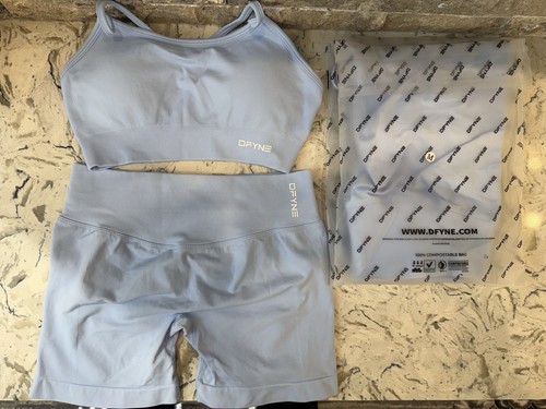 DFYNE  FULL ICE BLUE SET  Impact Shorts 4.5" With Sports Bra Medium  Seamless