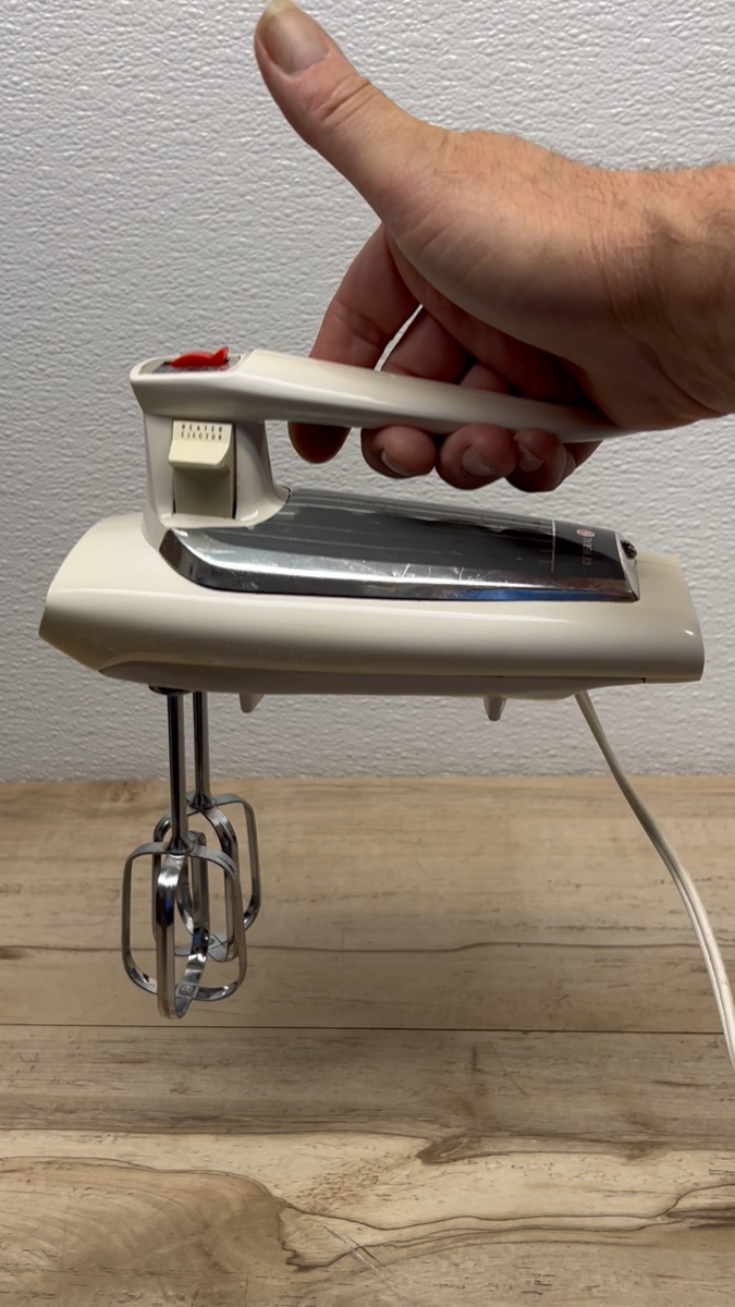 Vintage 1960s General Electric Portable 3 Speed Hand Electric