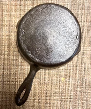 Chicago Hardware & Foundry No. 3 Hammered Cast Iron Skillet