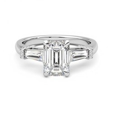 18K White Gold Emerald Diamond Exclusive Ring 2 Carat Lab Grown E F VVS IGI CVD