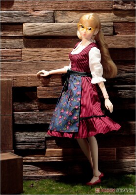Momoko doll Princess Dirndl dancing at the festival Sekiguchi 2018