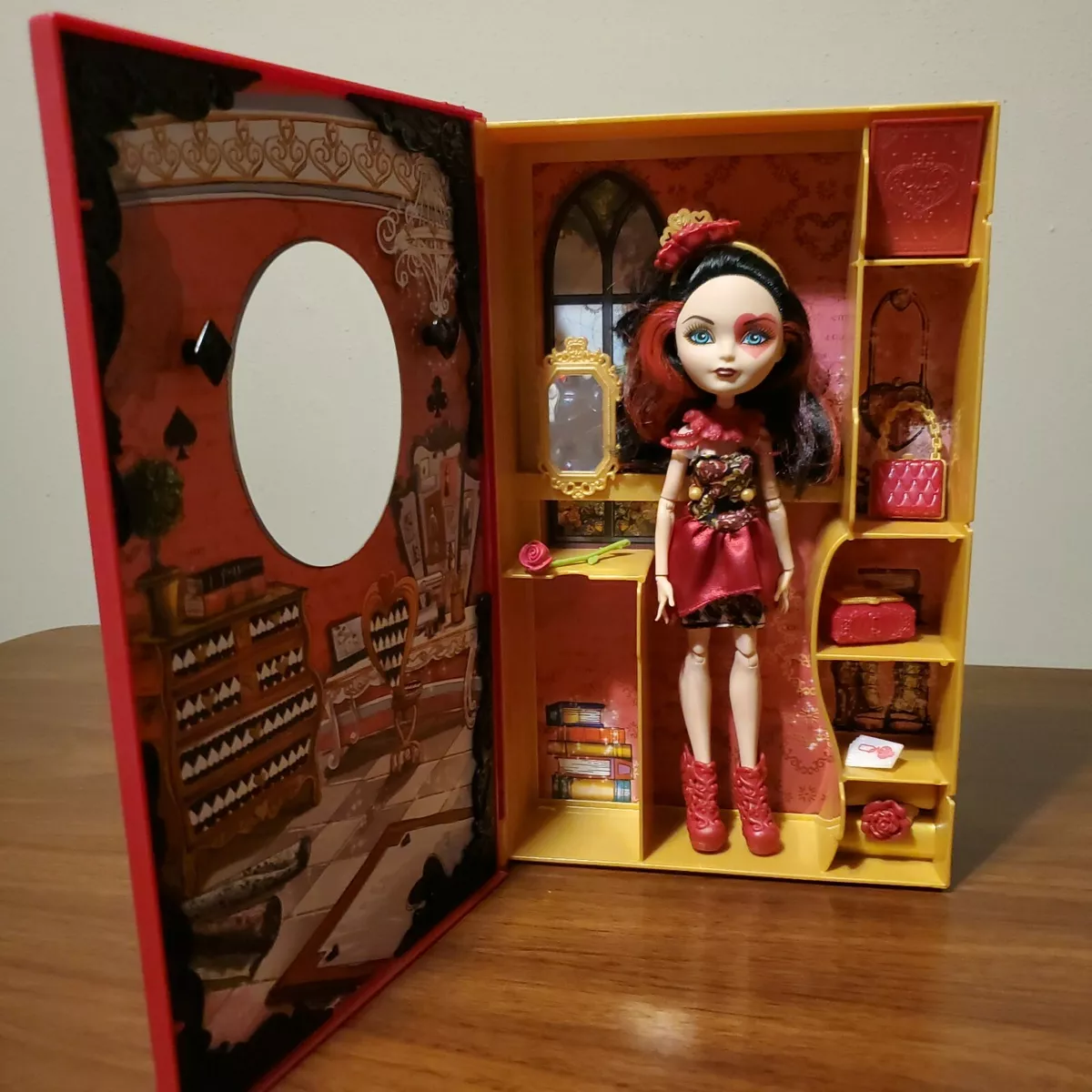 Ever After High LIZZIE HEARTS Spring Unsprung Book Playset with Doll NEW