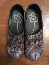 nursing shoes for women Size 6.5 