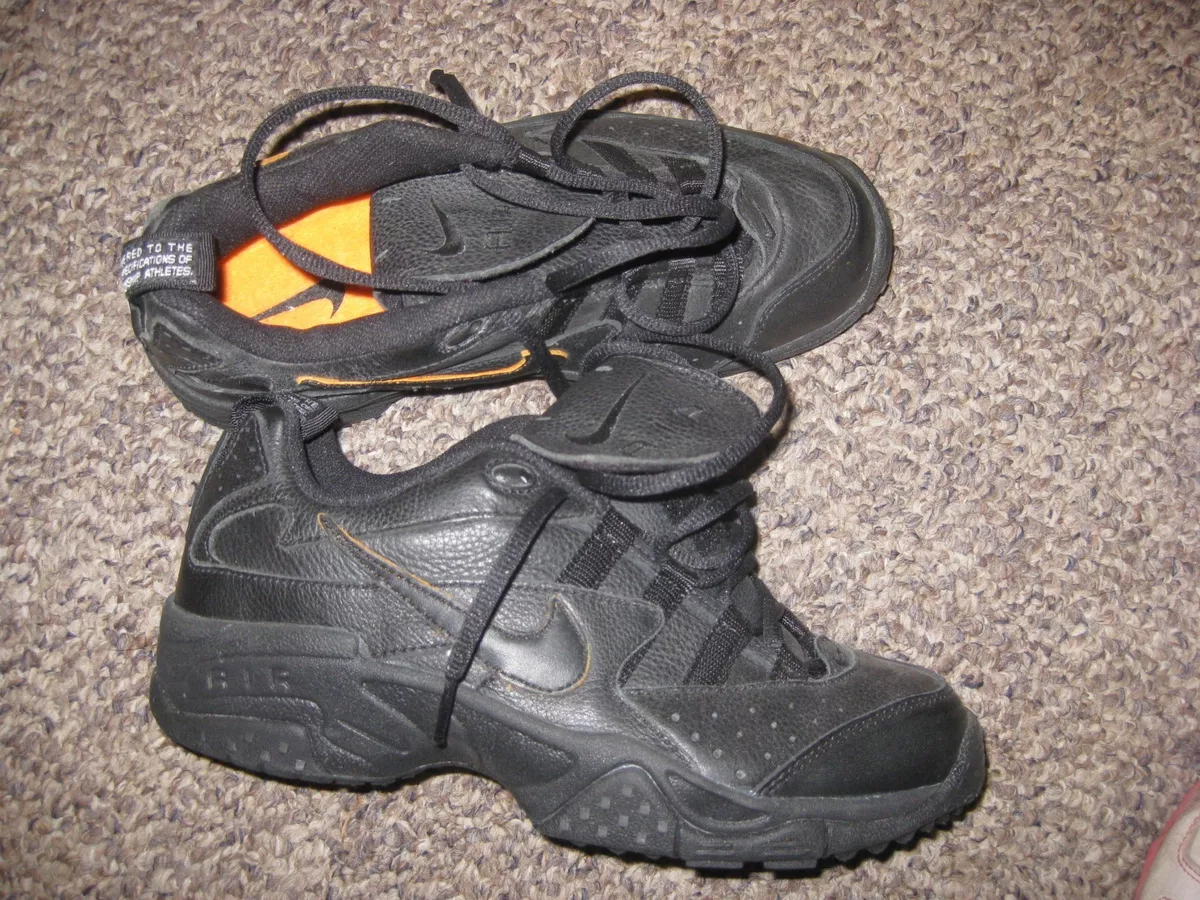 Nike coaches best sale shoes