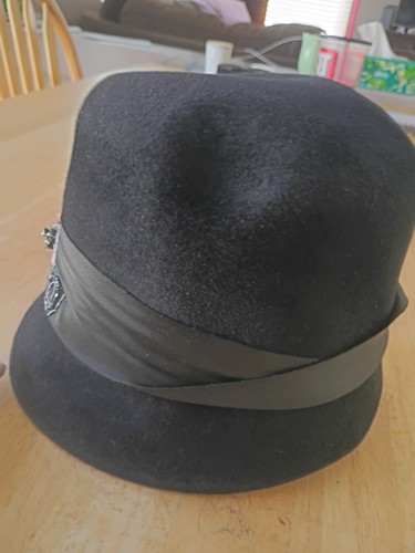 Schöner Louise grüner Damenhut Cloche Blumen schwarz Wollfilz Gr. 7 5/8 - Bild 9 von 11