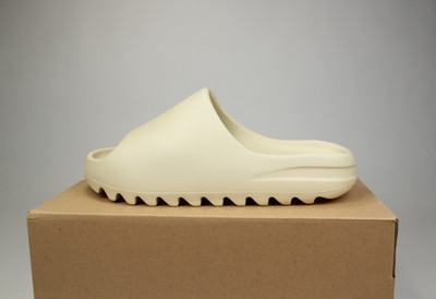 Adidas Yeezy Slide ''Bone'' NEW WITH BOX -FAST SHIPPING -Unisex FZ5897