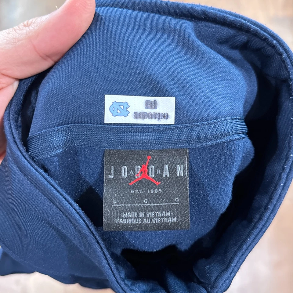 Suéter North Carolina Tacones Alquitranados Para Hombres L Azul Jordan Nike Media Cremallera Pullover NCAA Foto 4 de 4