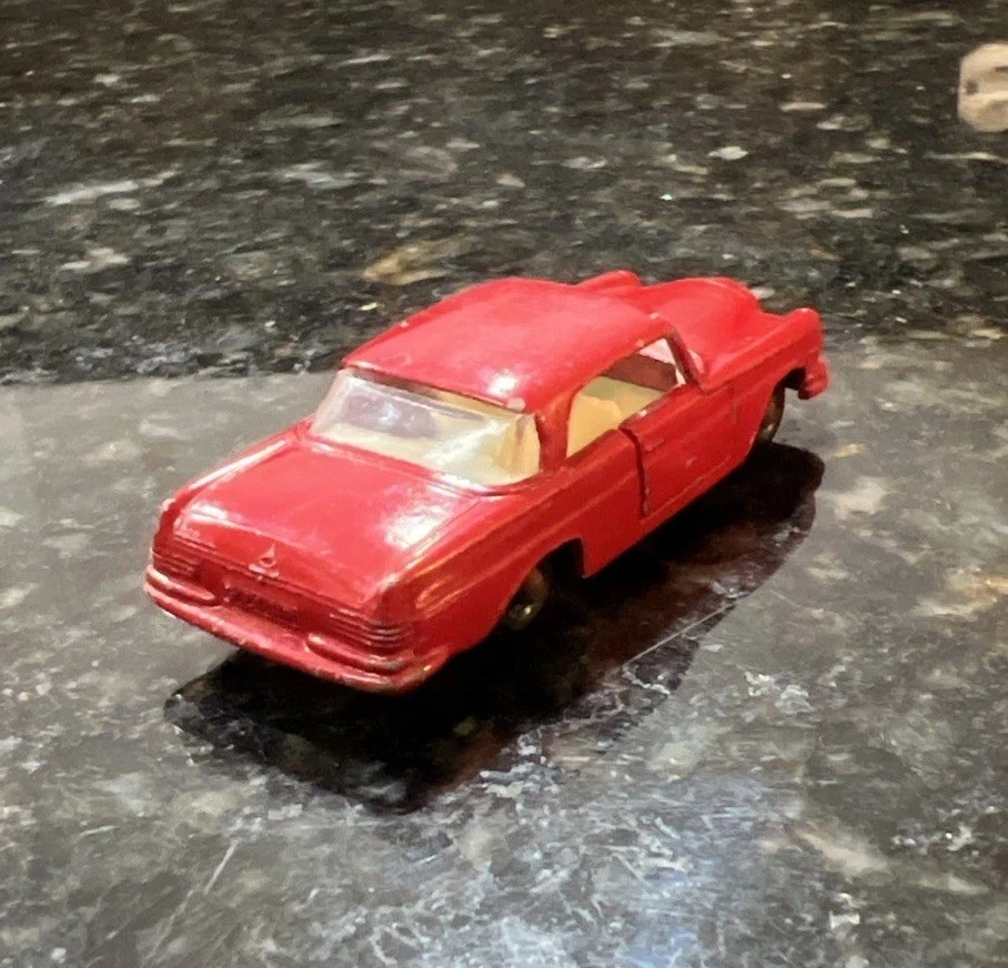 Lesney Matchbox No. Mercedes-Benz 220SE 220 SE 53 sedán de 2 puertas rojo Foto 4 de 4