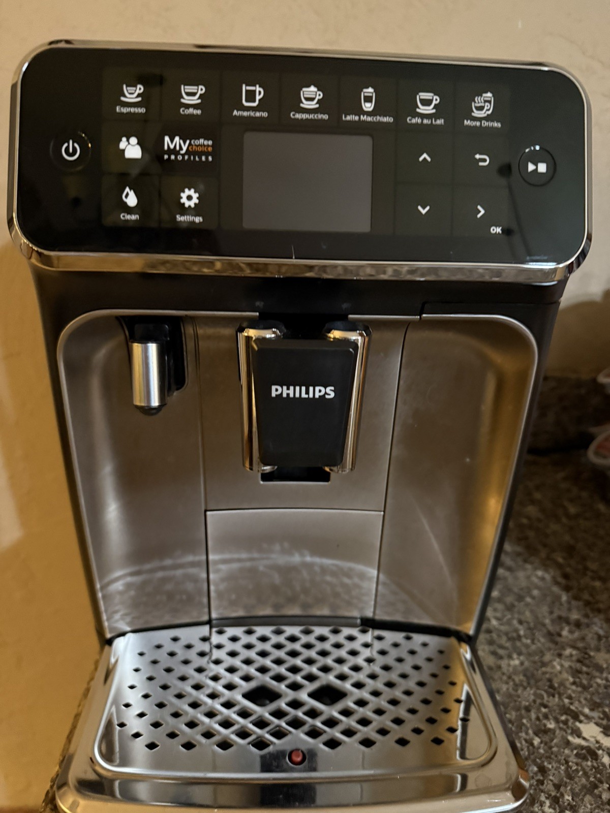 Philips 4300 Coffee Machine Black Digital Panel 1400W 120V Milk Froth
