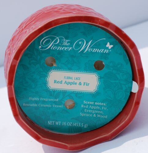 "Red Apple & Fir" Pionierin Damen Floral Lace 3-Docht geprägte Keramik Kerze - Bild 2 von 5
