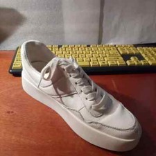 Vince Warren Court Leather Sneaker White Sz 6 PreLoved Good Condition