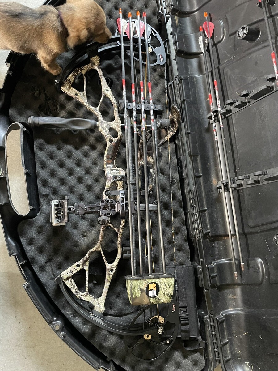 NEW Bowtech BT-X BTX RH Archery Compound Bow Black Out 70lb 27-31