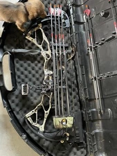 NEW Bowtech BT-X BTX RH Archery Compound Bow Black Out 70lb 27-31" AA-31 Hunting