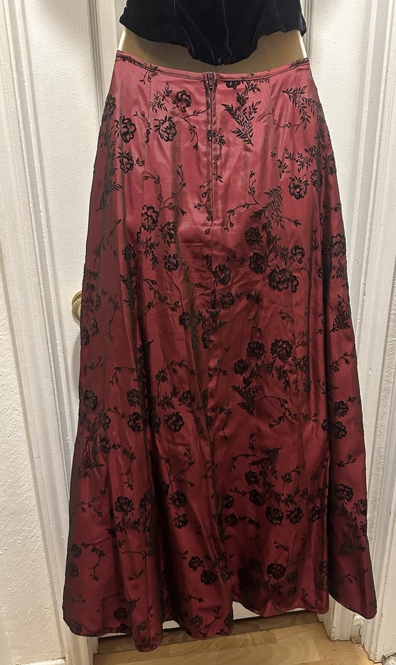 Vtg Jessica McClintock Black Floral On Maroon Acetate Taffeta Formal Maxi Skirt - Image 2 of 4