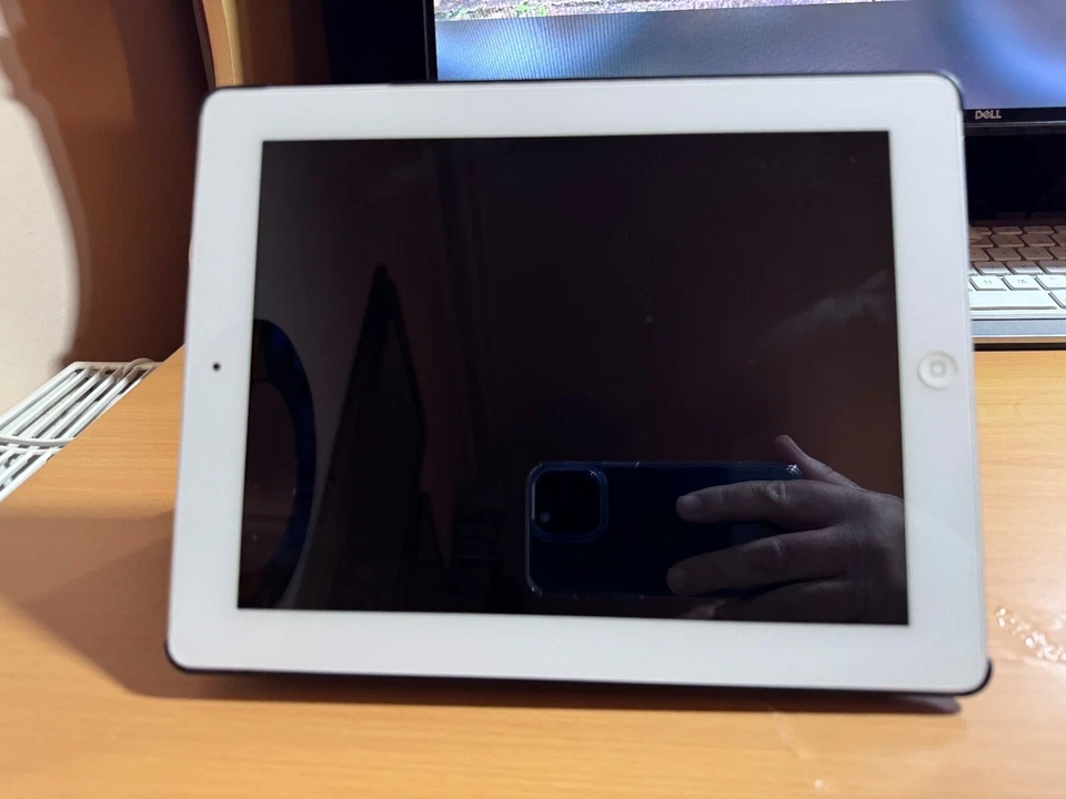 Tablet Apple iPad 3rd Gen A1416 9.7" 1GHz/1GB/64GB/IOS 9.3.5 - 32gb Grade A - Image 2 of 4