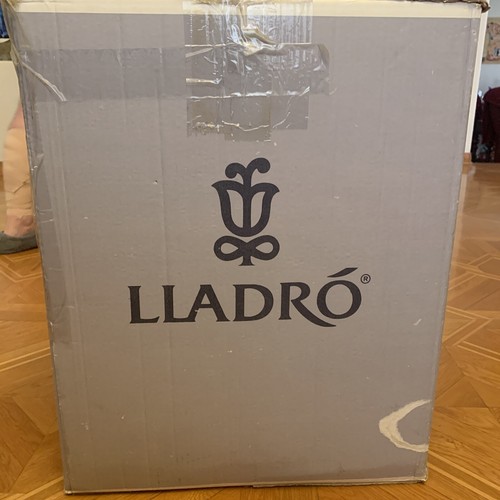 RARE VINTAGE RETIRED Lladro #6375 “PIERROT'S PROPOSAL" Porcelain Figurine Box R3 - Picture 5 of 11