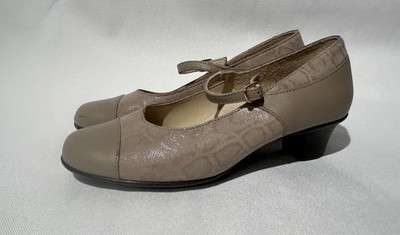 SAS Isabel Beige Leather Shoes Mary Jane Style Pumps Mid Heel Buckle US 8M