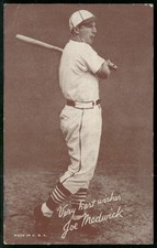 1939-46 Exhibits Salutation Joe Medwick VG (crease/stain)
