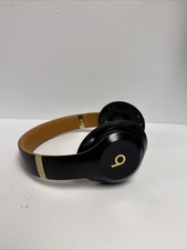 Beats by Dr. Dre Beats Studio 3 Wireless Noise Cancelling Needs Pads Read Desc   