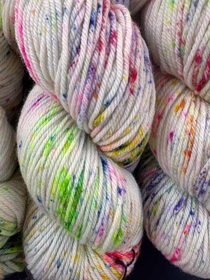 MADELINETOSH TOSH DK YARN - 5 Skeins "Holi Festival" 225 Yds SW Merino - NOS - Image 2 of 4