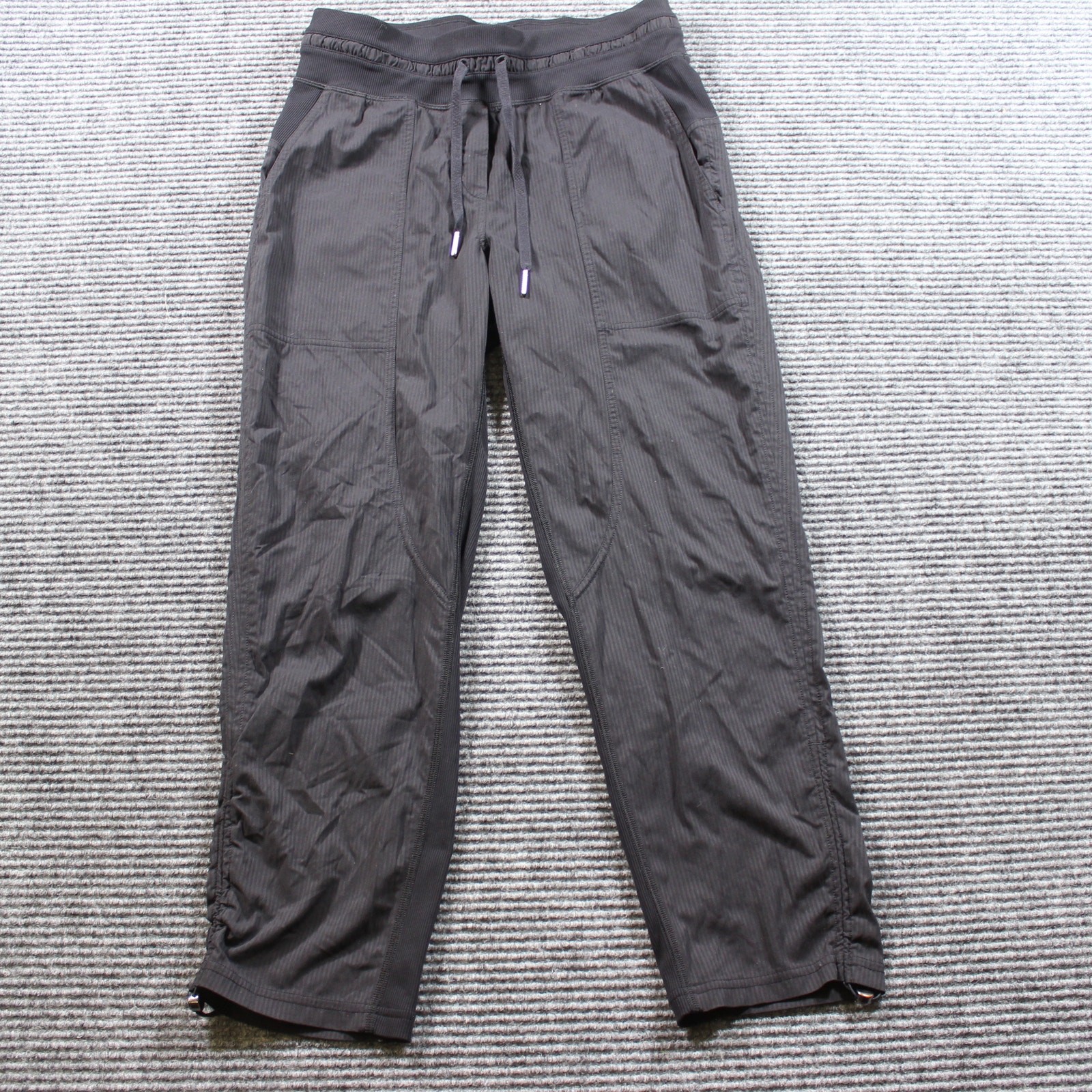 Lululemon Track Pants Women's 4 Black Cropped Lightweight Drawstring