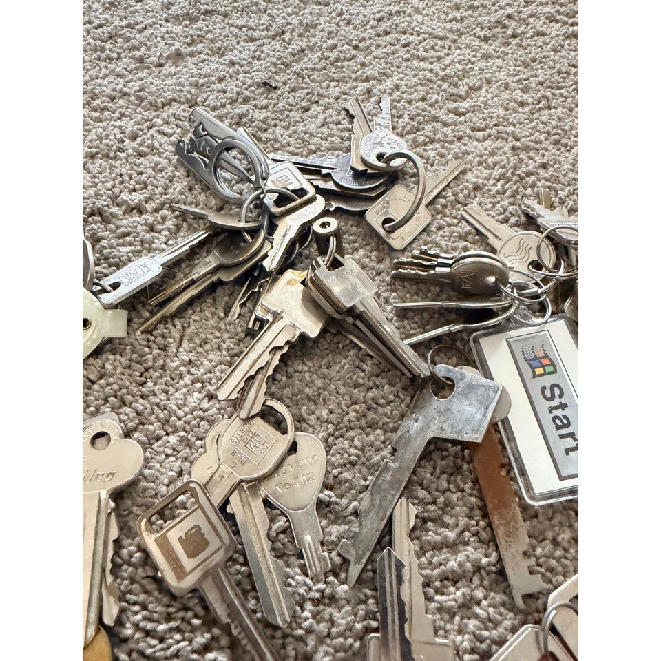 Vintage Mixed Key Lot GM Automotive Ilco Taymor Windows Start Keychain ...