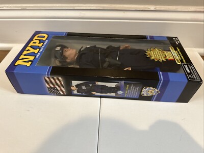 2002 NYPD Real Heroes 9/11 Tribute New York's Finest Collectible