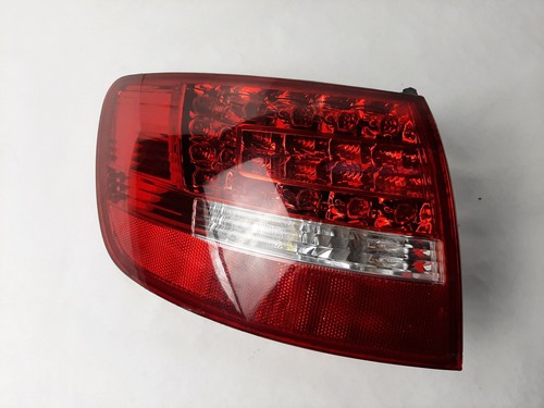 Come Cambiare Luce Targa Su AUDI A6 C6 Avant  4F5  - Guida Alla Sostituzione 18150 - Foto 2