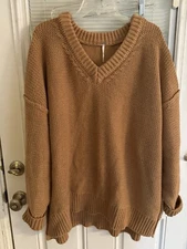 Free People Camel Brown Alli V-Neck Heavy Knit Oversize Sweater Sz M Barely Worn