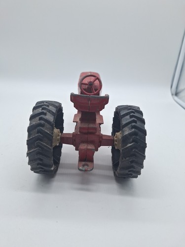 Ertl International Harvester IH Red Farm Tractor 1/16 Scale Vintage Die-Cast - Picture 16 of 16