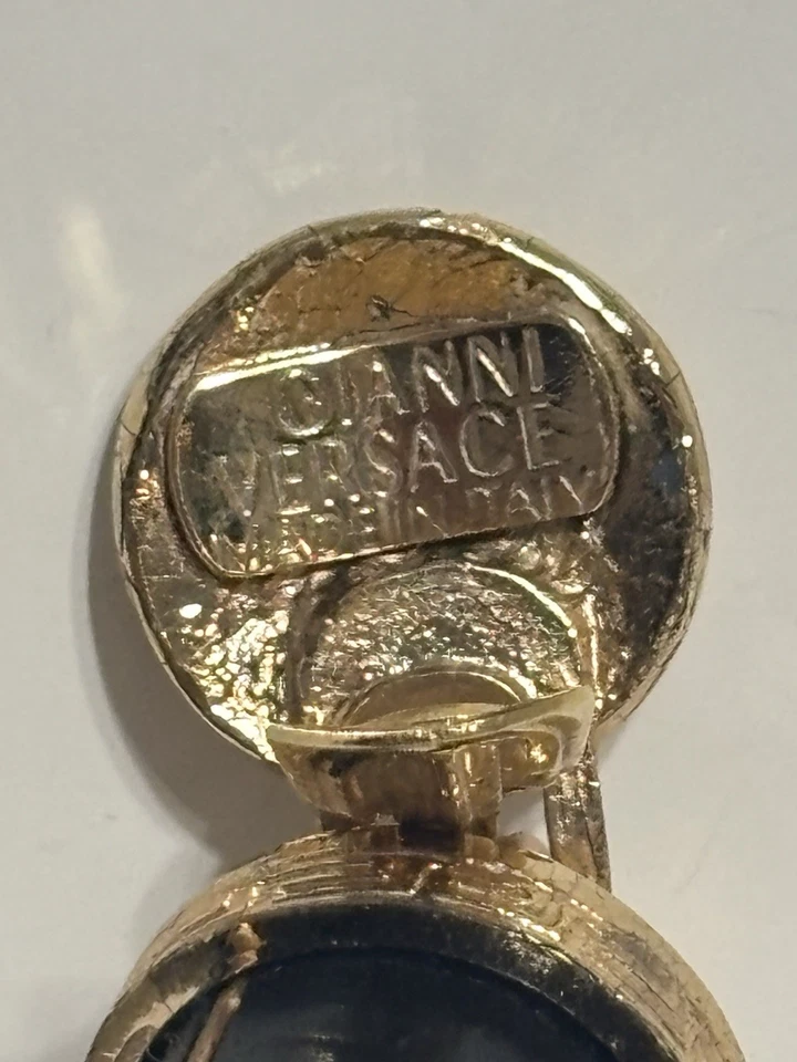 Pendientes Clip De Cuero Negro Medusa Oro Gianni Versace De Colección Foto 4 de 4