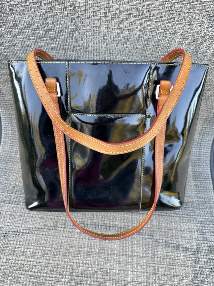 Bolso de Hombro Dooney & Bourke Lexington Negro Marrón Acento Elegante Charol Foto 4 de 4