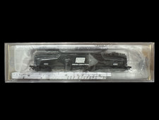 Bachmann N-Scale 65255 GG1 Penn Central with Black and White Lettering No. 4882