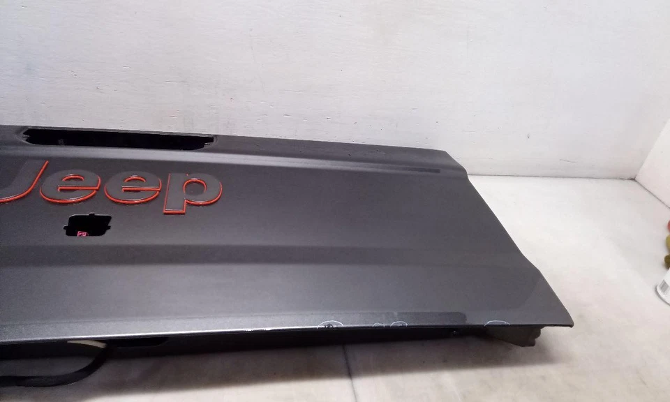Jeep JT Gladiator OEM Rear Tailgate Assembly Granit Gray PAU 2020-2023 153764 Foto 3 de 4