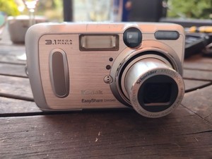 Kodak EasyShare DX6340 3.1MP Compact Digital Camera SILVER NO CARD TESTED - 560