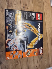 LEGO TECHNIC Motorized Excavator 8043 New & Factory Sealed