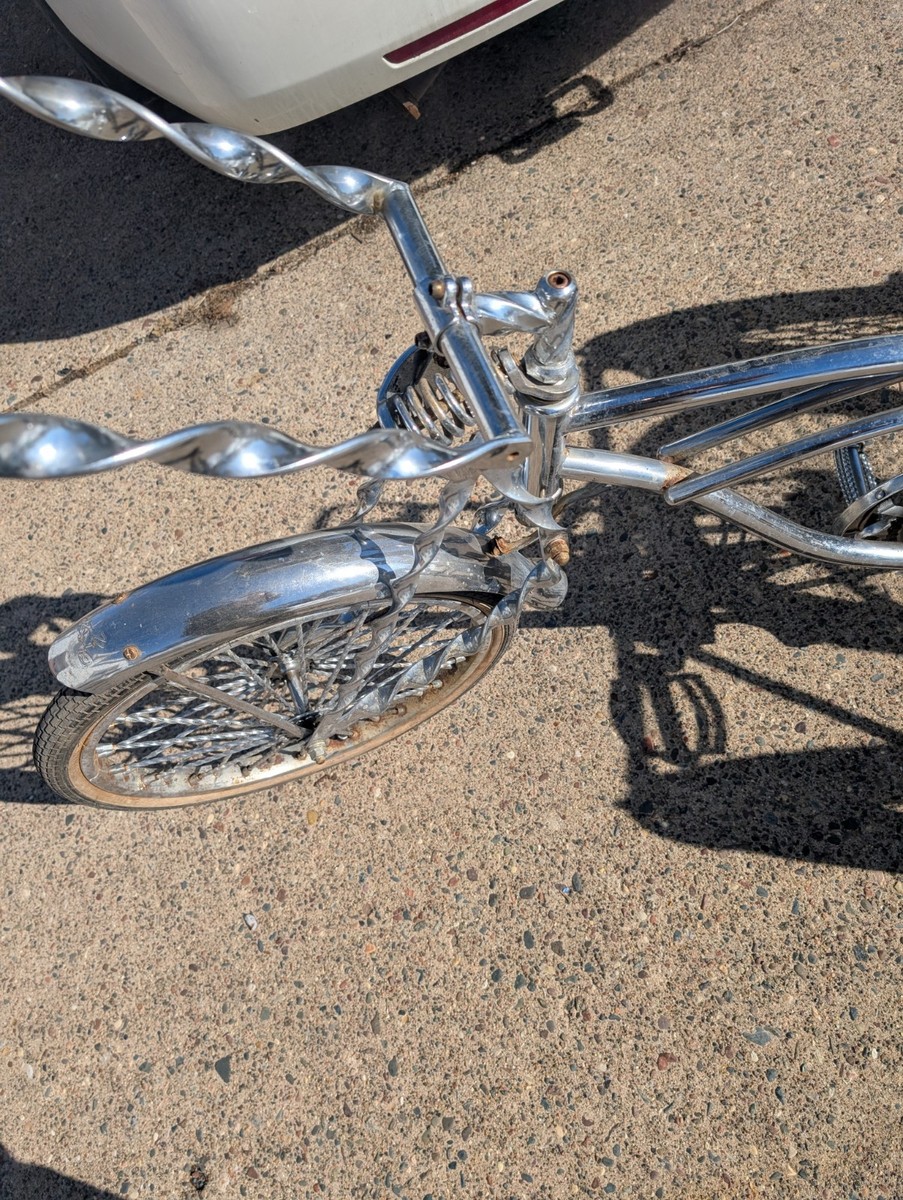 CUSTOM 16” SCHWINN STINGRAY Trike Tricycle Cholo Lowrider Local