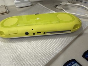 Sony PlayStation Vita Slim PS VITA Pch-2000 Lime Green CIB Console US SELLER