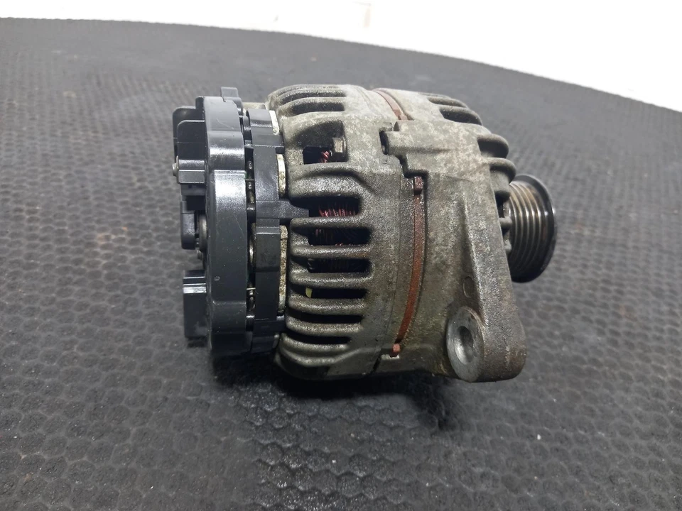 SAAB 93 Alternator 2004-2014 1.9L Z19DTH 13229992 - Image 2 of 4