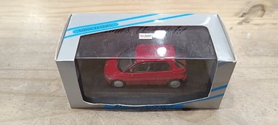 BMW E1 Rouge Minichamps 1/43 - Photo 1/4