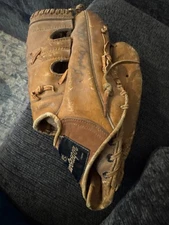 VINTAGE BOBBY RICHARDSON MACGREGOR G75 GLOVE