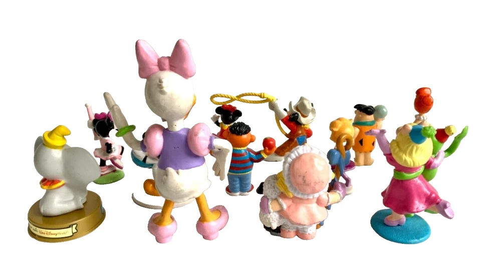 Lote de 13 figuras de Disney Mickey, Minnie, Bugs Bunny, Daisy, Dumbo...TAKE-TOPPER PVC Foto 2 de 3
